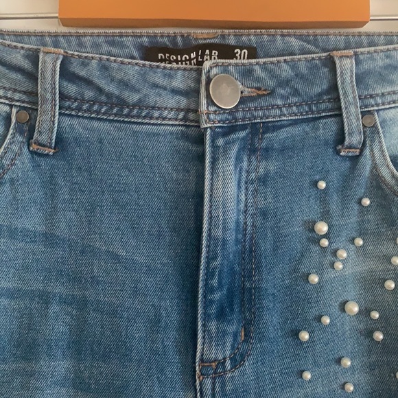 Design Lab size 30 light wash pearl encrusted jean - Picture 4 of 6